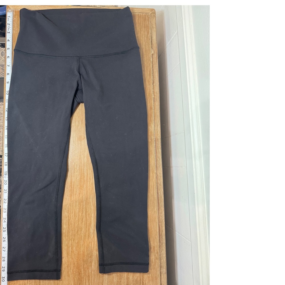Lululemon Athletica Black Cropped High Rise Leggings - Size 8